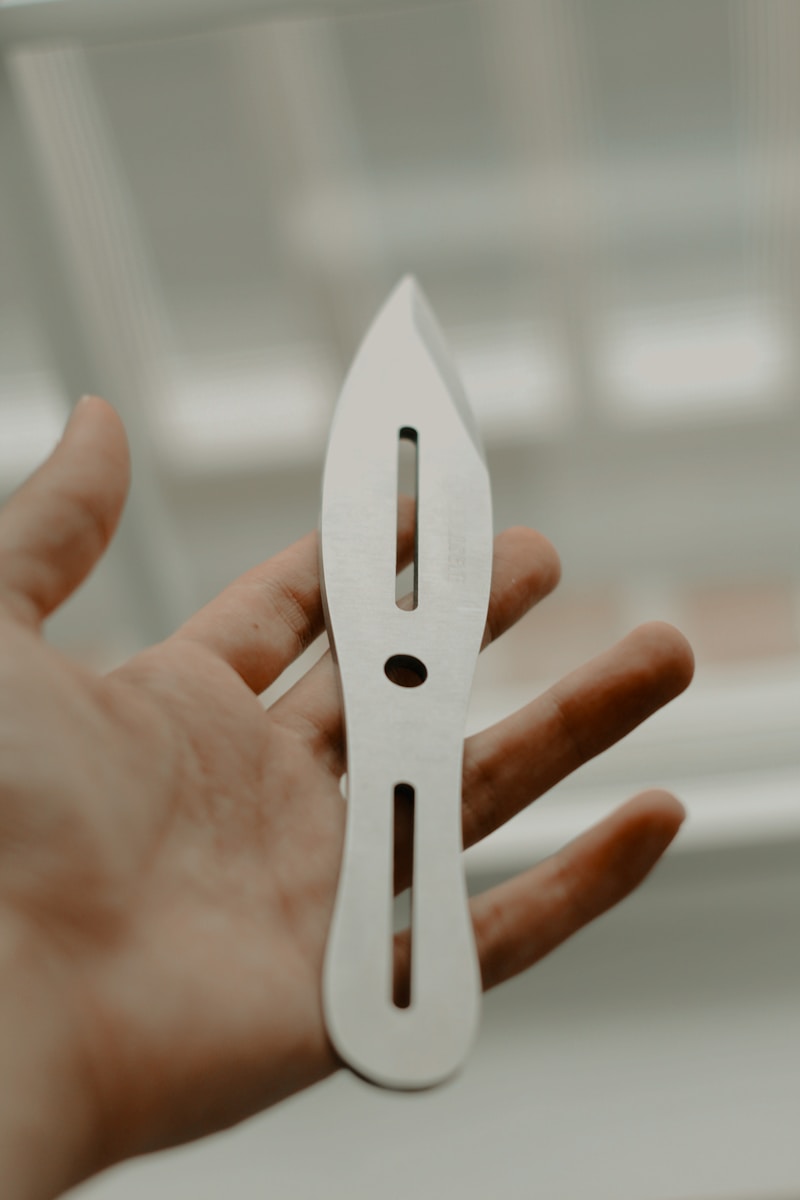 Couteau multifonction